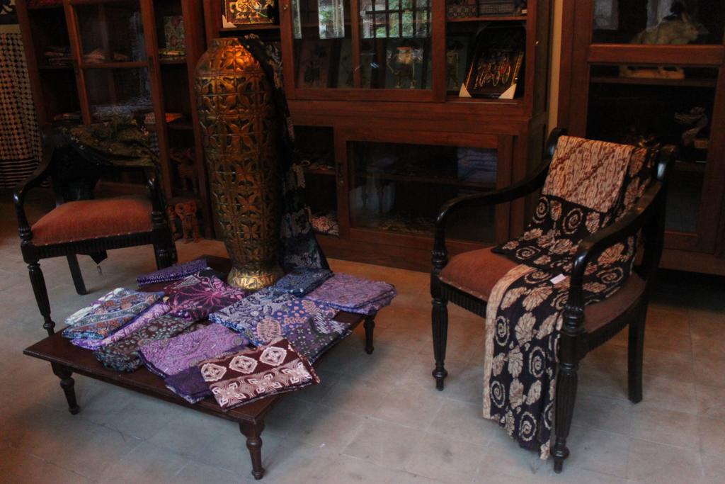 Ndalem Natan Royal Heritage Yogyakarta Exterior foto