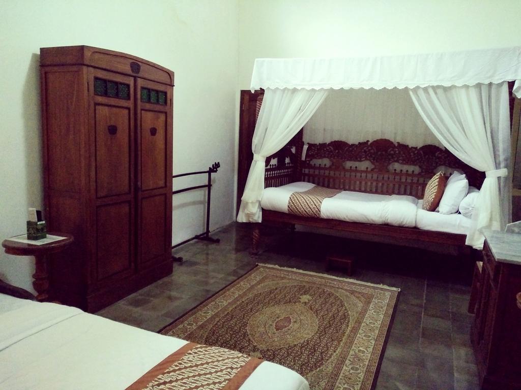 Ndalem Natan Royal Heritage Yogyakarta Exterior foto