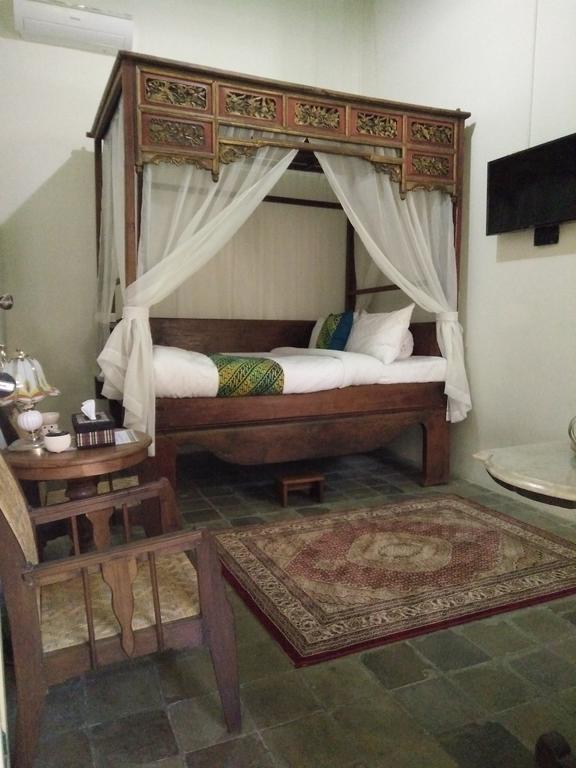 Ndalem Natan Royal Heritage Yogyakarta Exterior foto