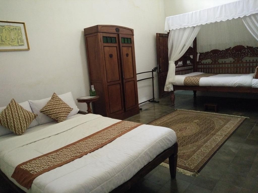 Ndalem Natan Royal Heritage Yogyakarta Exterior foto
