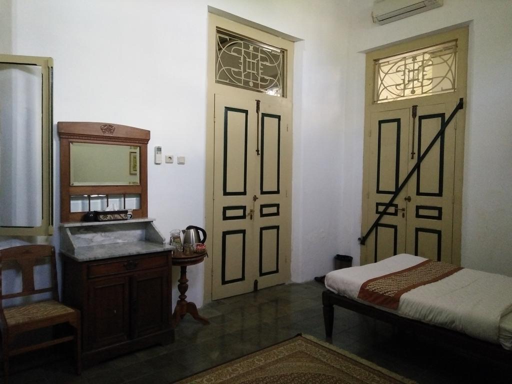 Ndalem Natan Royal Heritage Yogyakarta Exterior foto