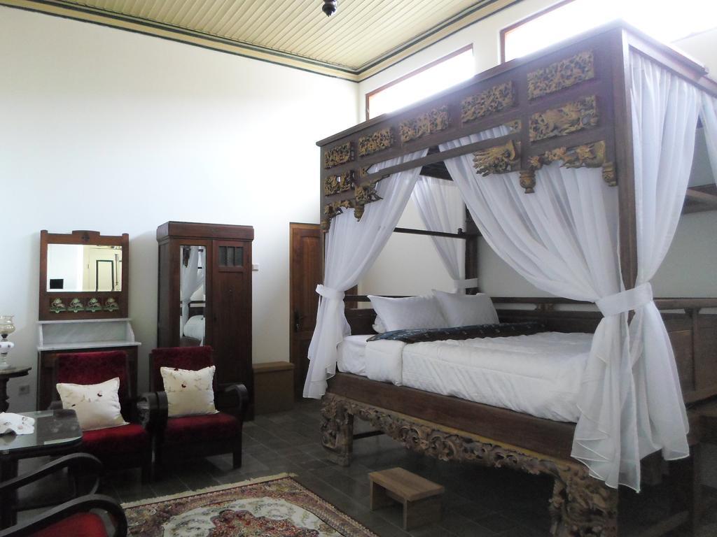 Ndalem Natan Royal Heritage Yogyakarta Exterior foto