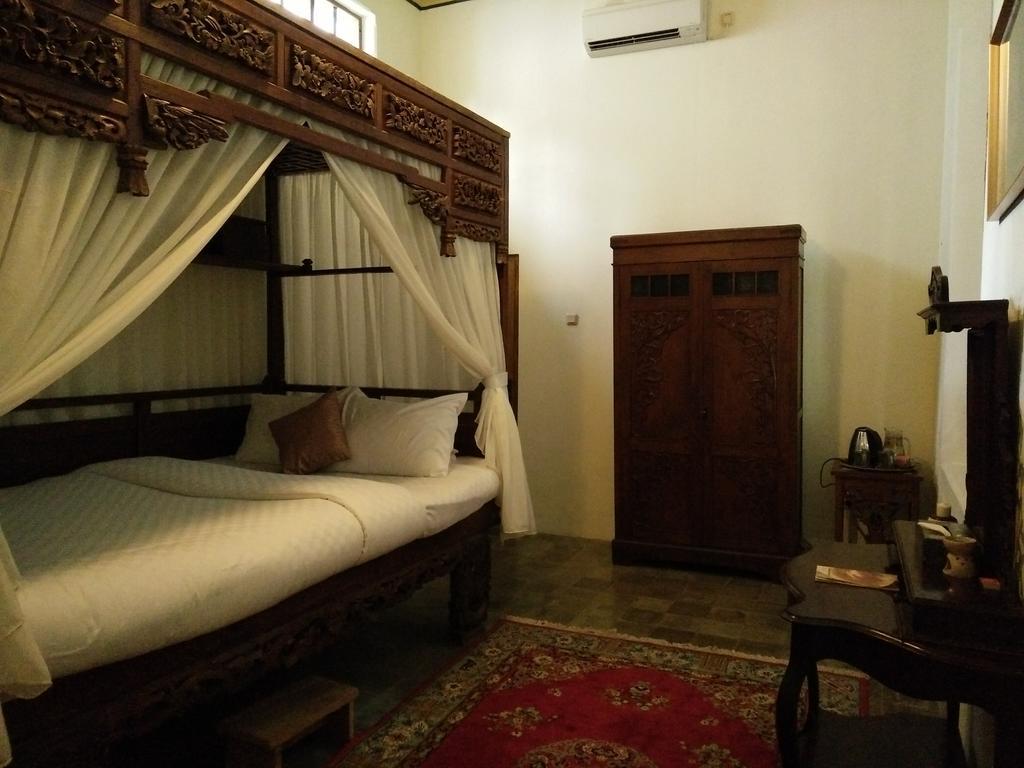 Ndalem Natan Royal Heritage Yogyakarta Exterior foto