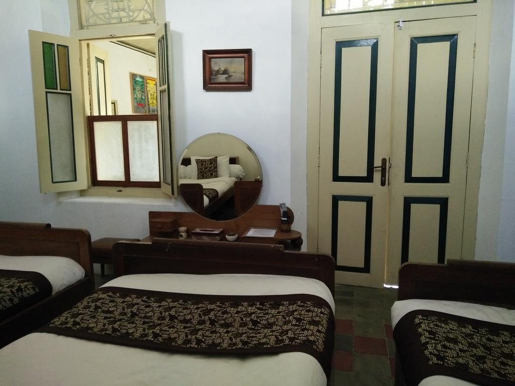 Ndalem Natan Royal Heritage Yogyakarta Exterior foto